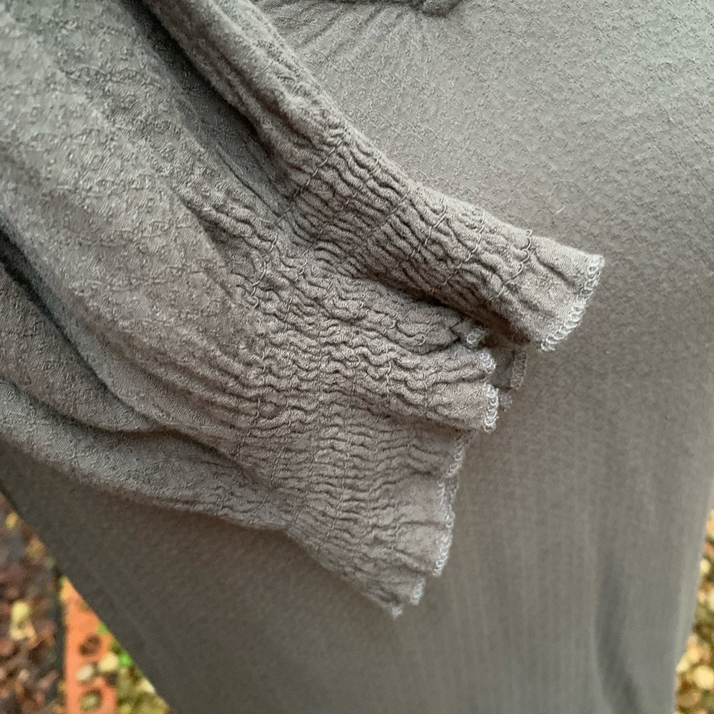 Pleione Gray Relaxed Blouse with Long Sleeves - Picture 5 of 8